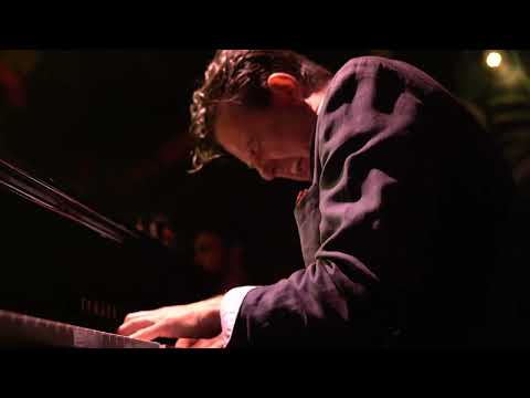 Misha Piatigorsky Trio - Besame Mucho at the Daddy Rabbit Show
