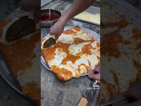 VODKA SQUARE PIZZA z Krispy Pizza w Brooklynie, NYC! TAK DUŻO SERA! POŻRAJ MOC #shorts