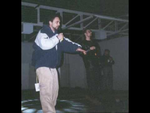 Esa a.ka. El Presidente feat. Polare a.k.a. Polaroide - 10000 Esseri