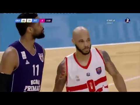 Finalul partidei CSM CSU Oradea - BCM U Pitești