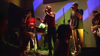 AMIGOS &amp; FRIENDS - Vino, Dinero Y Amor (Elvis Presley)