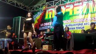 Download lagu RISKA OKTAVIA vs Pak Wiik mp3