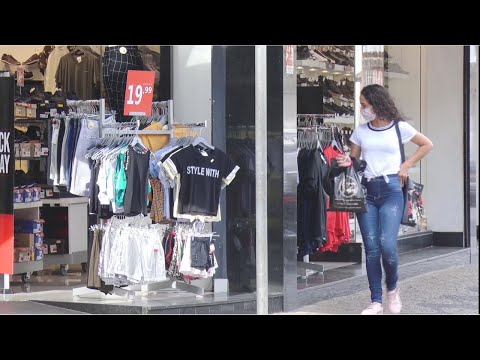 Consumidores tentam administrar dívidas com a crise financeira provocada pela pandemia