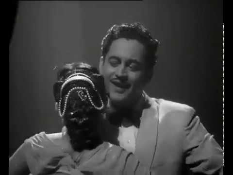 Hum Aap Ki Aankhon Mein | Pyaasa | English subtitles