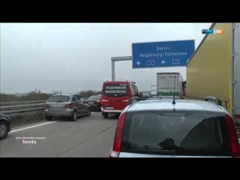 Feuerwehr Magdeburg - Unfall auf der A2 legt Magdeburg lahm (20.11.2014)