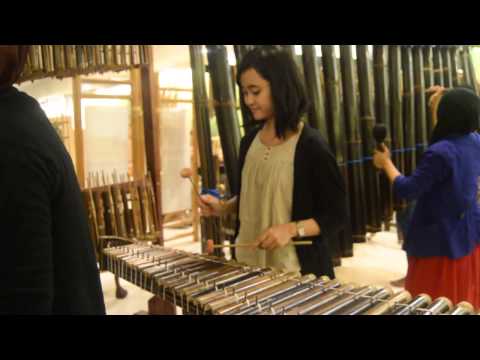 download lagu mp3 mp4 Download Lagu Angklung Mojang Priangan, download lagu Download Lagu Angklung Mojang Priangan gratis, unduh video klip Download Lagu Angklung Mojang Priangan