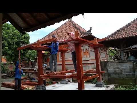 Proses pembuatan Jineng bali atau lumbung padi