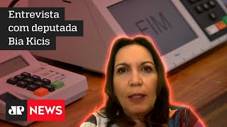 “As eleições não estão em risco, mas sim a transparência eleitoral”, diz Bia Kicis