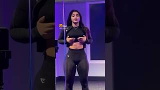 johara jabi tere Aashiq hai tere pairon ke jute nahi ???