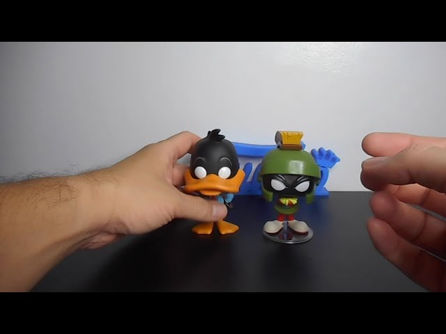 Vídeo relacionado con Funko Pop! Movies: Space Jam 2 - Daffy As Coach - Figura de Vinilo Coleccionable - Idea de Regalo- Mercancia Oficial - Juguetes para Niños y Adultos - Movies Fans - Muñeco para Coleccionistas