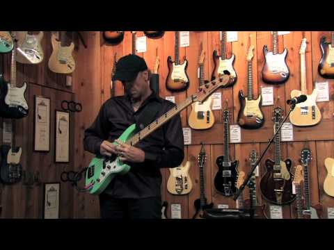 Guitar Center Sessions: Billy Sheehan - Solo Bass Performance