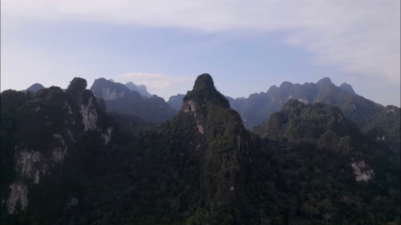 Embark on an exhilarating virtual adventure along the Ton Kloi Waterfall Trail.