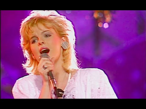 Iveta Bartošová - Víš lásko (live na koncertě Karla Gotta) (1986)