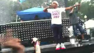 Hollywood Holt &quot;swerve and lean&quot; at lollapalooza 2009