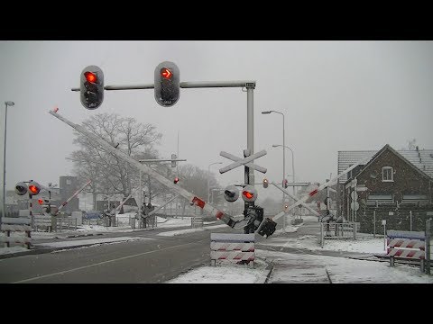 Spoorwegovergang Doetinchem // Dutch railroad crossing