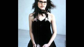 Lisa Loeb- Sandalwood (AcousticVersion)