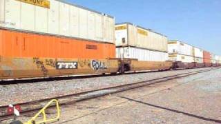 preview picture of video 'BNSF 7561 intermodal freight west #3 [HQ-061]'