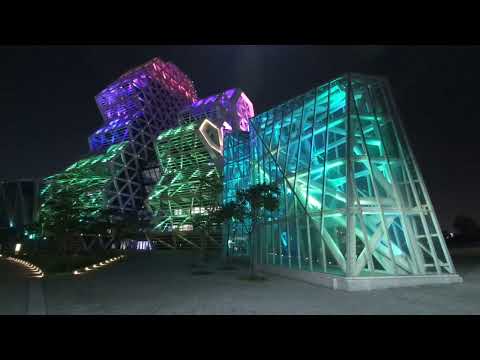 Kaohsiung Music Center's mesmerizing light show (Taiwan)
