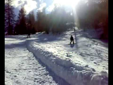 alo salta alla seggiovia dell'orso bruno a marilleva 1400 ANDRIA