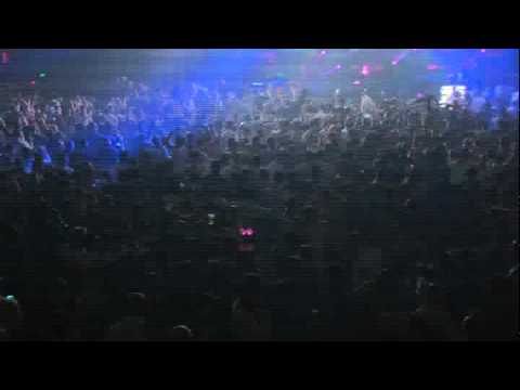 Yılbaşı Partisi ve Sahnede Yalçın Aşan