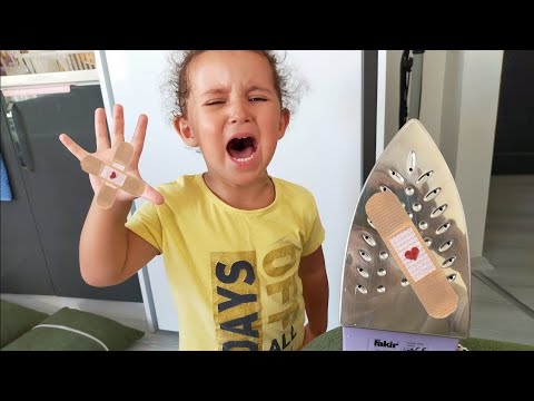 Banu Alya was naughty, she didn't listen to her mother, her hand hurt, Banu Alya cried.