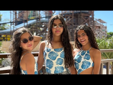 Ana Julia found a secret admirer on the beach.