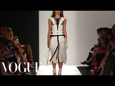 BCBG Max Azria Ready to Wear 2013 Vogue Fashion Week Runway Show