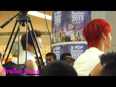 Vixx @realVIXX watching After School - Bang Cover at 130622 Lotte Avenue Grand Opening