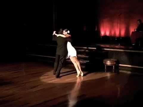 El Dia que me Quieras --- Gregorio y Rachel Phillips por luz de la luna.