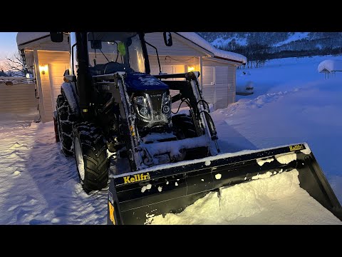 Gadgets and extra stuff in my Lovol tractor #37.northernlight