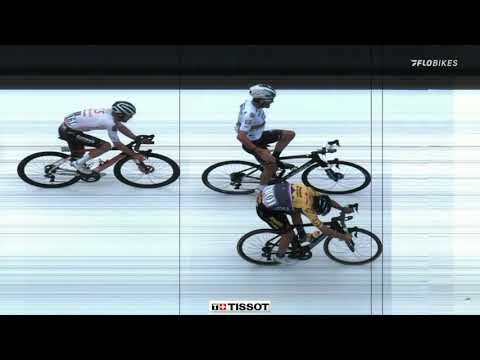 Primoz Roglic Beats Julian Alaphilippe By Inches! | Liege-Bastogne-Liege