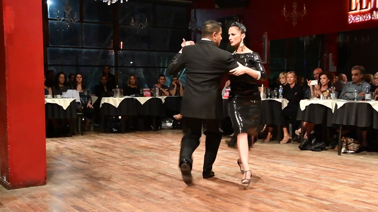 Carla Mazzolini y Gaspar Godoy en Porteño y Bailarin