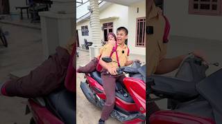 Download lagu Why are you laughing? mp3 Download lagu Why are you laughing? mp3