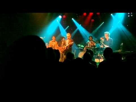 Freeman feat. Olavi Uusivirta & Uusi Fantasia | Mitä Sinulle Kuuluu?