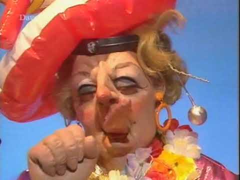 Spitting Image - The Chicken Song [totp2]