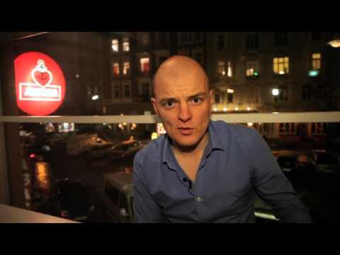 Pommes braun-weiß 99: Nackt, Justin Bieber, Mord und Weltuntergang