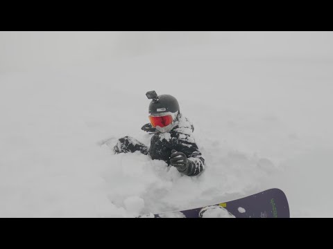 Video: 赤倉温泉 ドパウで優勝 2023.1.31 | Akakura Onsen | JAPOW | Snowboarding | GoPro HERO11 &amp; MAX | 4K