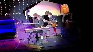 El Gigante de Big Fish Ivan Ferreiro y Amaro Leiva Cover Carne Cruda