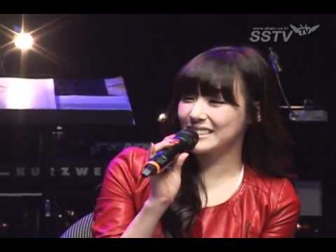 111107 Tiffany SNSD - 'FAME' the Musical Showcase [3]