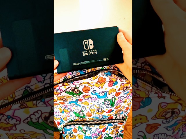 Vídeo relacionado con SUPER MARIO 3D - Mochila de Guardería 3D, Adaptable a Carro, Fácil Limpieza, Ideal para Niños de Diferentes Edades, Cómoda y Versátil, Calidad y Resistencia, 22x10x27 cm