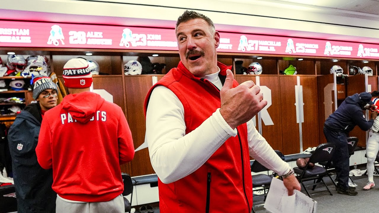 Inside the Patriots Locker Room After Primetime Win vs. New York Giants | New England Patriots