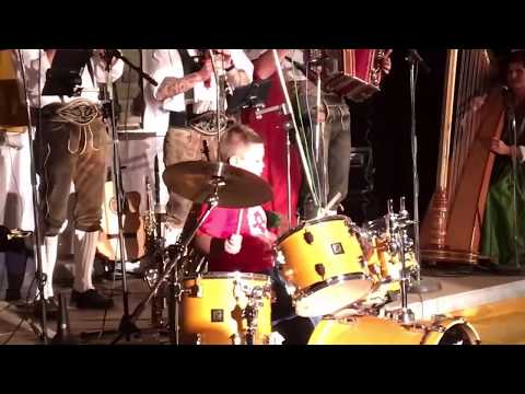 Großglockner Kapelle Kals mit Nachwuchsschlagzeuger Julian