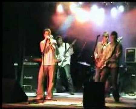 The Trotters - Don't listen to the radio (The Vines cover) video thumbnail