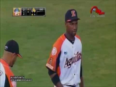 Jonathan Herrera evita una carrera | Magallanes vs Águilas | LVBP 2016-2017