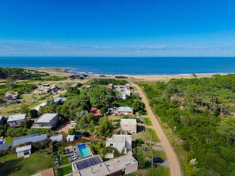 Video de YouTube - Venta de Casa mas 2 cabañas a 1 cuadra del mar