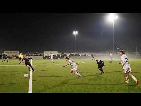 Überlegene A-Jugend SpVgg SV Weiden dominieren das Fluchtlichtspiel gegen den FC Weiden Ost