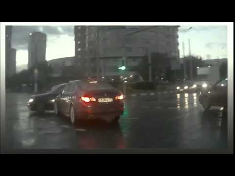 “Carro fantasma” aparece do nada e provoca acidente na Rússia