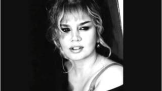 Sezen Aksu - Yanarım