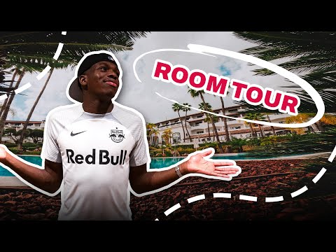TRAINING CAMP ROOM TOUR ⚽️ Gourna-Douath strolls through the team hotel 🎙️