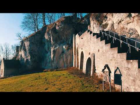 BURGRUINE SCHARZFELS VON OBEN - Wandern im Harz - Burgen und Berge in Deutschland - 4K Drone Shots